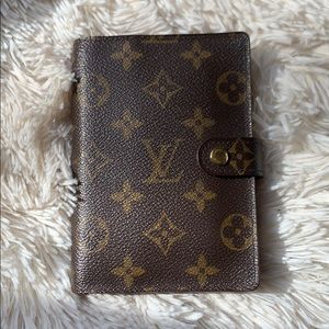 CLASSIC & ELEGANT LOUIS VUITTON AGENDA (WALLET) PM